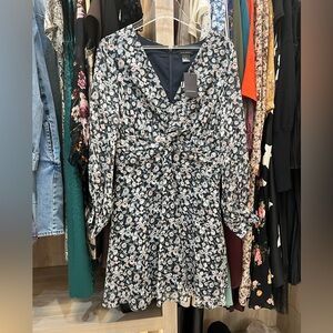 Club Monaco floral print dress. NWT. Size 10.